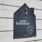 Studio Broeckestraat 12